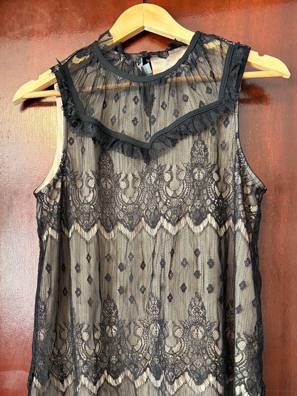Byer California Black Sheer Lace Sleeveless Camisole